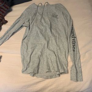Grey vineyard vines long sleeve/ sweatshirt